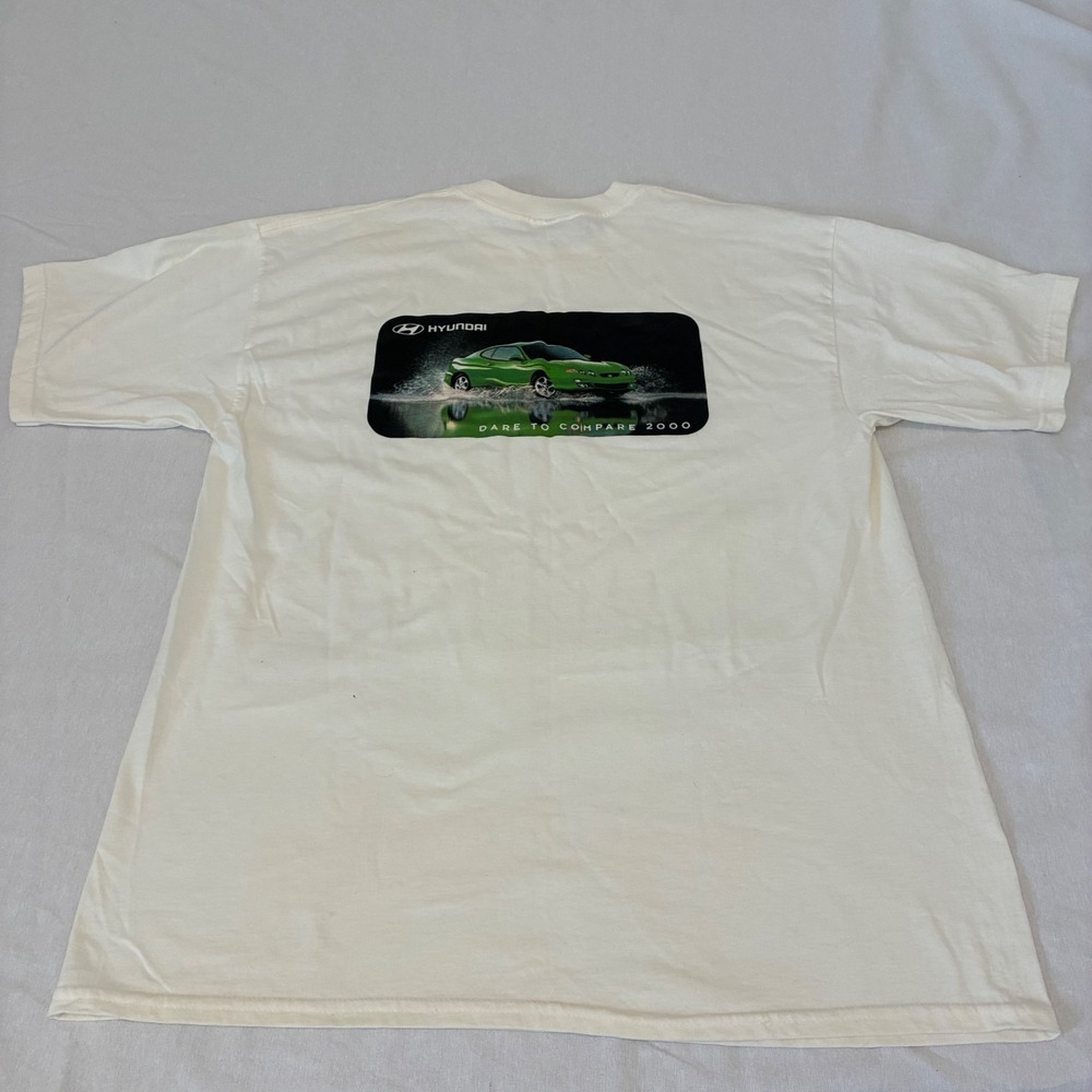 Gildan T-Shirt Men XL White Hyundai Tiburon Dare To Compare 2000 Graphic Tee VTG